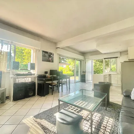 Juan Les Pins Tramontane Proche Et Commerces à Pied , Maison Plain Pied 70m2 Antibes